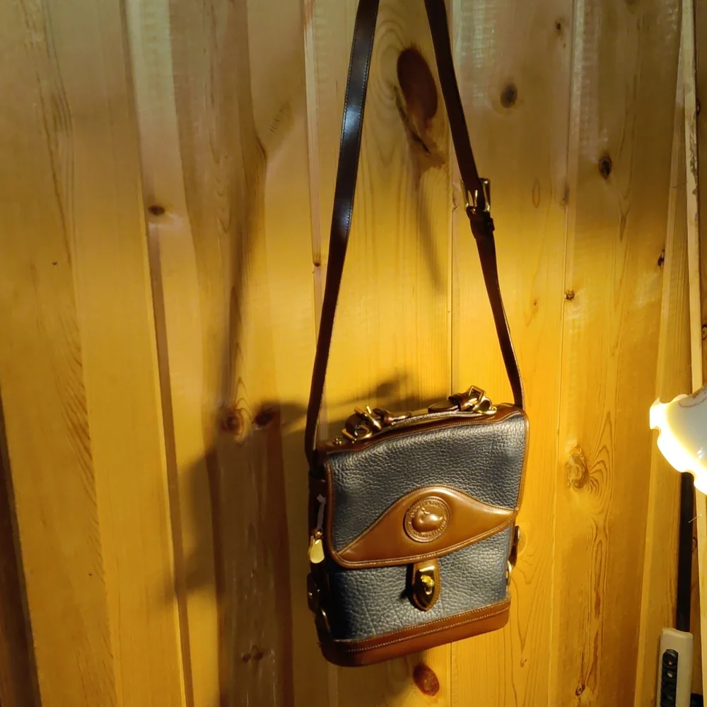 Dooney & Bourke All Weather Leather Vintage Carrier Bag - B702 - Picture 2 of 16